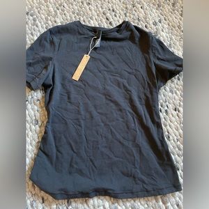 SKIMS fits everybody tshirt